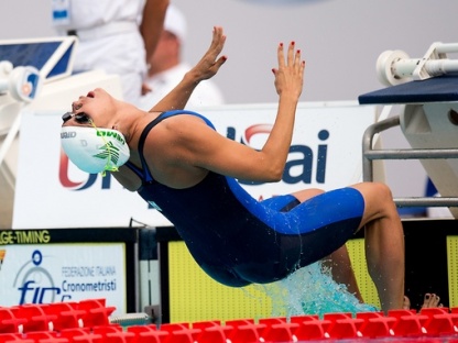 Elena Gemo alla partenza dei 100 dorso che le hanno regalato il nuovo record italiano