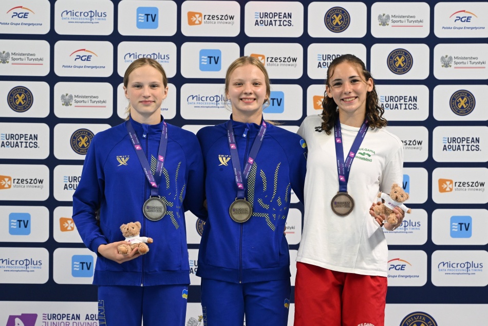 podio trampolino 1mt girls B femminile