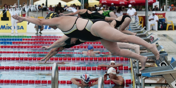 Swimming 100 breaststroke women