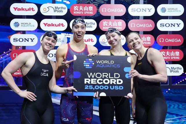 staffetta 4x100 femminile - USA