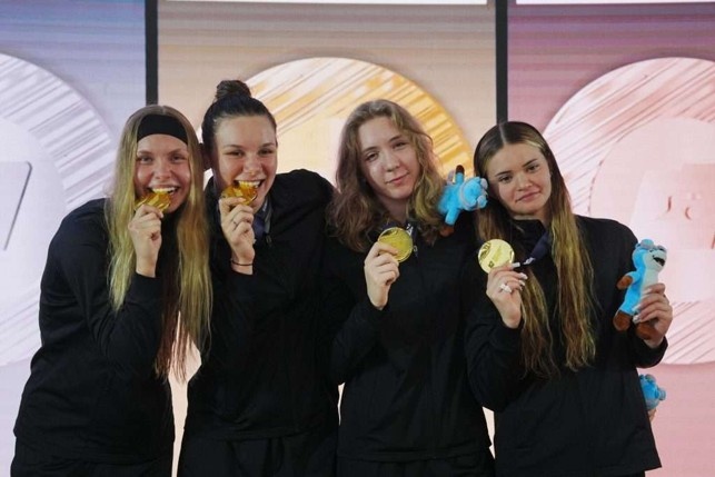 staffetta 4x100 mista femminile - russia
