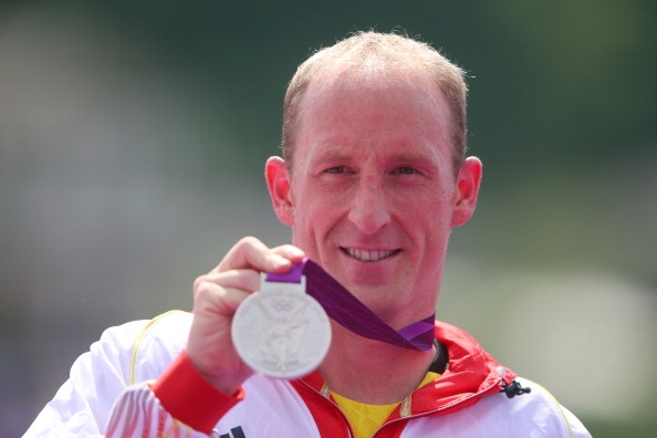 Thomas_Lurz_with_London_2012_Olympic_silver_medal_Hyde_Park_August_10_2012.jpg