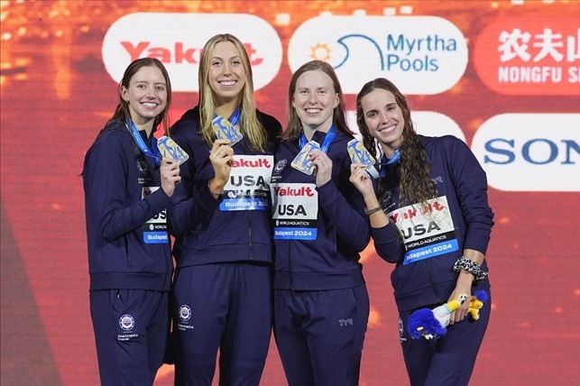 staffetta 4x100 mista fem - usa