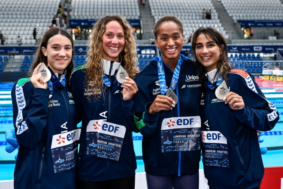 staffetta 4x100 sl femminile - italia