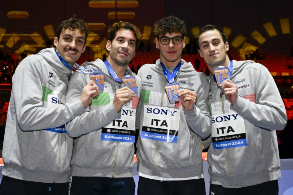 staffetta 4x200 sl maschile - italia