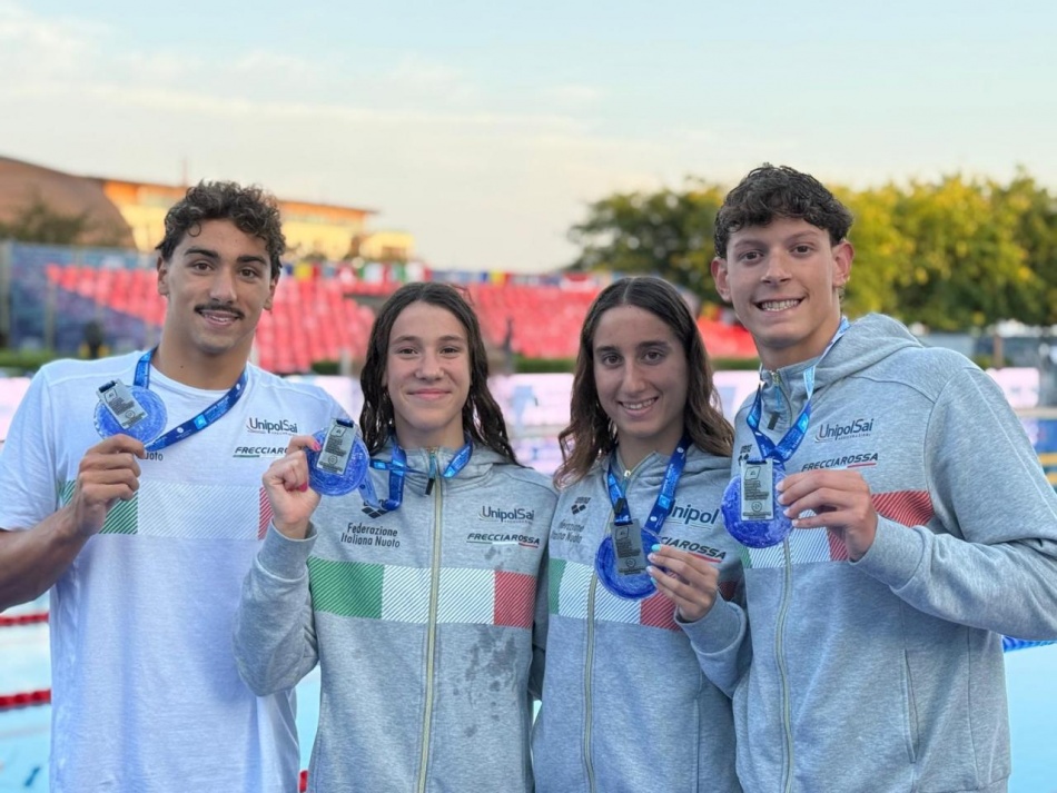 4x100 mista mixed