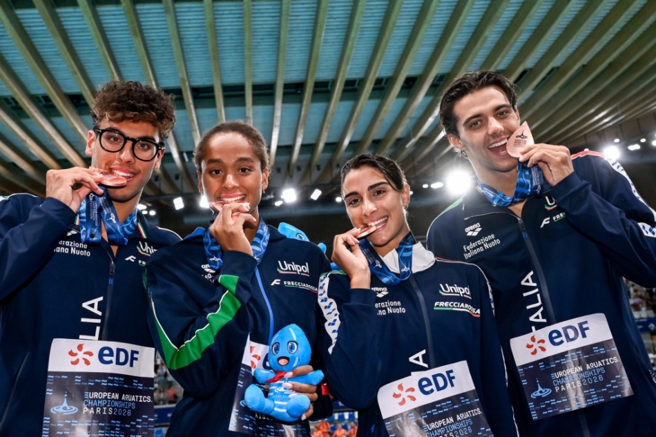 staffetta 4x100 sl mixed - italia
