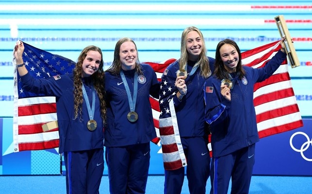 staffetta 4x100 mista femminile - USA