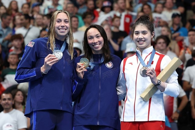 podio 100 farfalla femminile