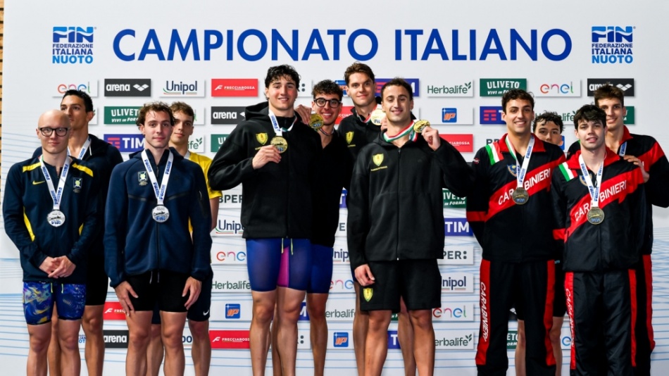 podio staffetta 4x200 sl maschile